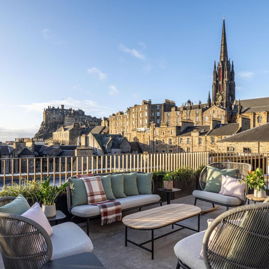 Virgin Hotels Edinburg Exteriör bild The Edinburgh Castle view from the rooftop terrace