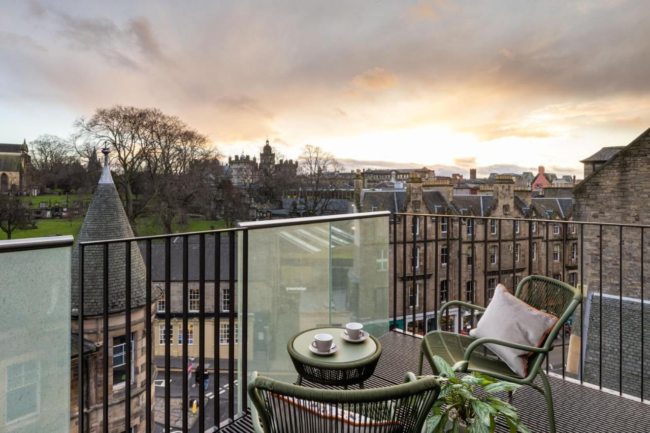 Virgin Hotels Edinburg Exteriör bild The view from the rooftop terrace