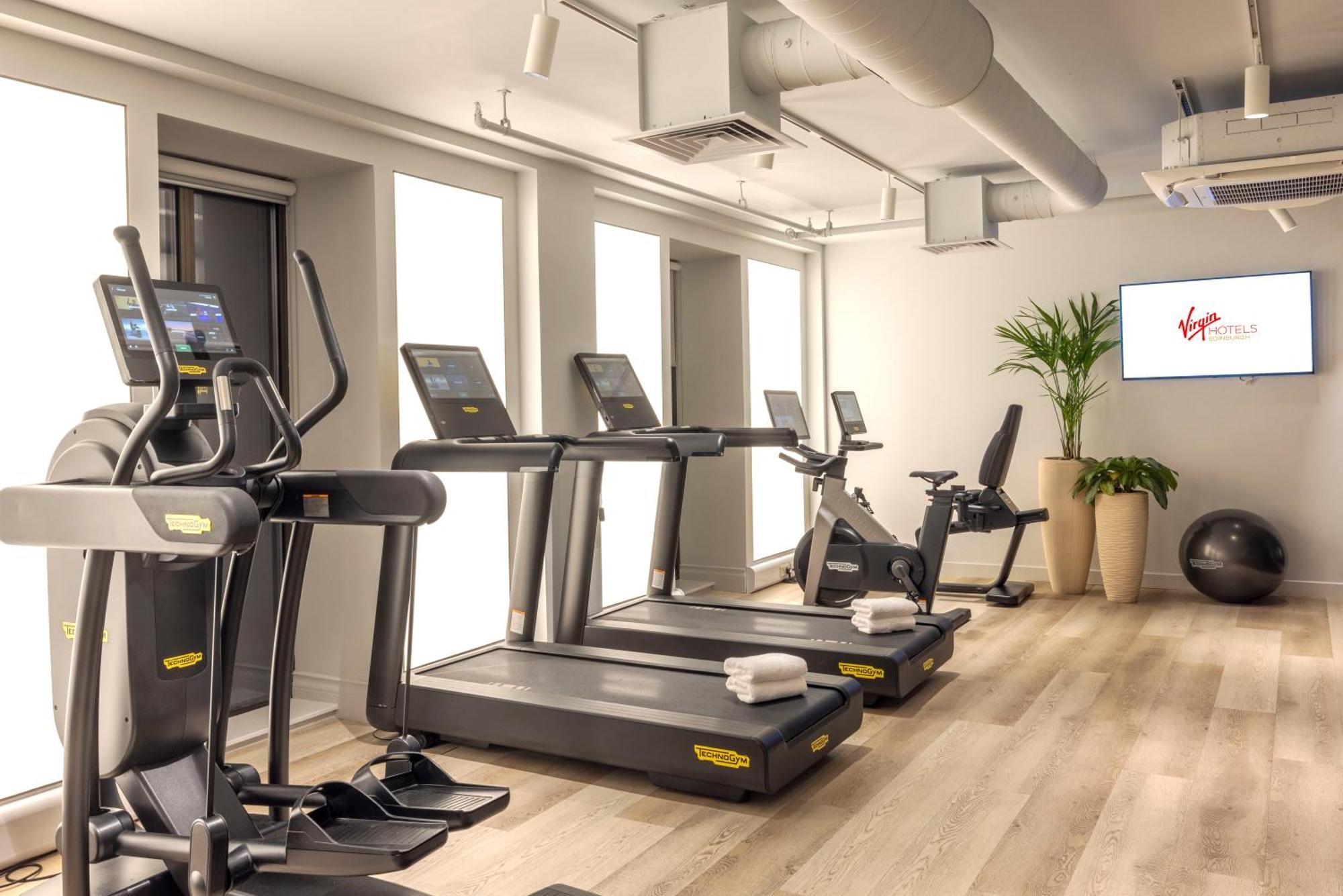 Virgin Hotels Edinburg Exteriör bild Virgin Active gym in London